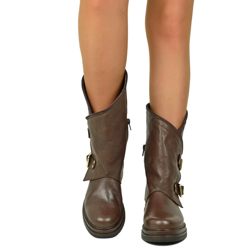 Stivali Donna Biker Vera Pelle Gambale Largo Cioccolato con Fibbie e Zip Laterale Made in Italy