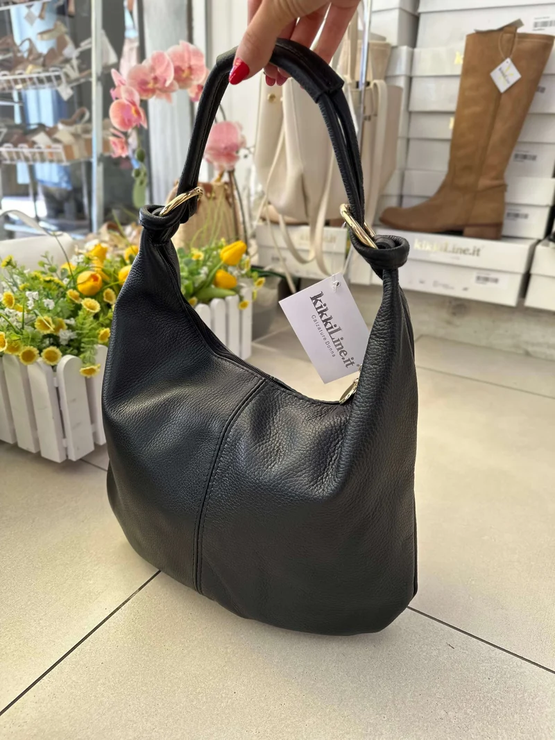 Borsa in Vera Pelle a Spalla con Dettagli Dorati Nera