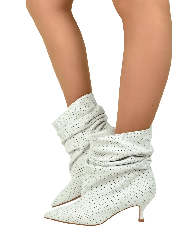 Stivaletti Slouchy Kitten Heels Tacco a Rocchetto Eleganti Vera Pelle Traforati Bianchi