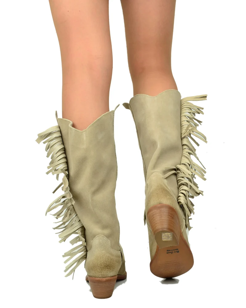 Stivali con Frange in Pelle Scamosciata Borchie Taupe Tacco 4 Centimetri