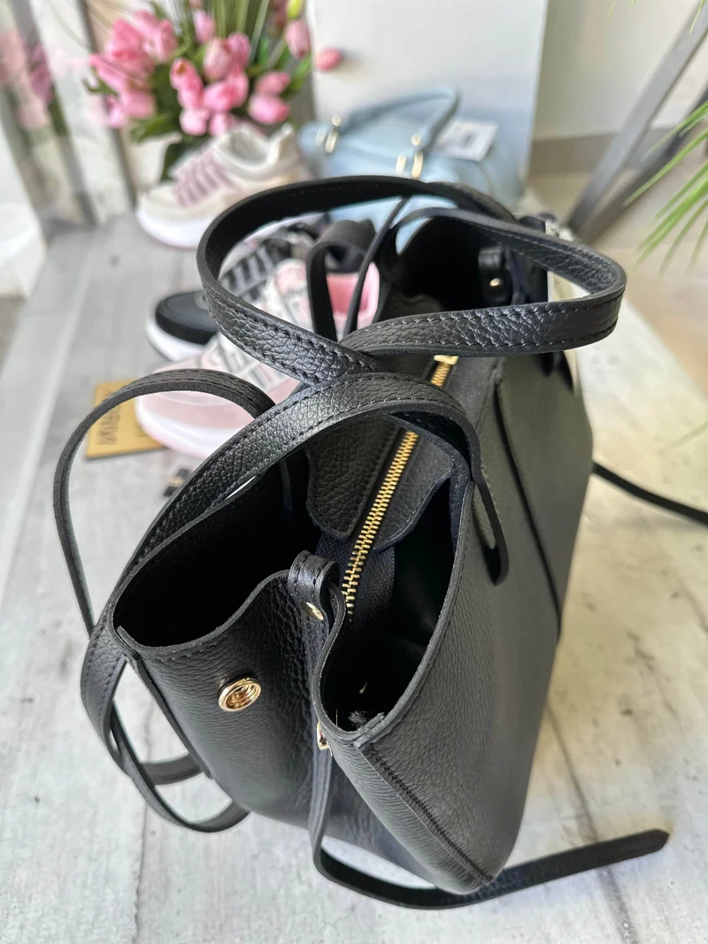 Borsa Mezza Luna Vera Pelle Semirigida Apribile Nera
