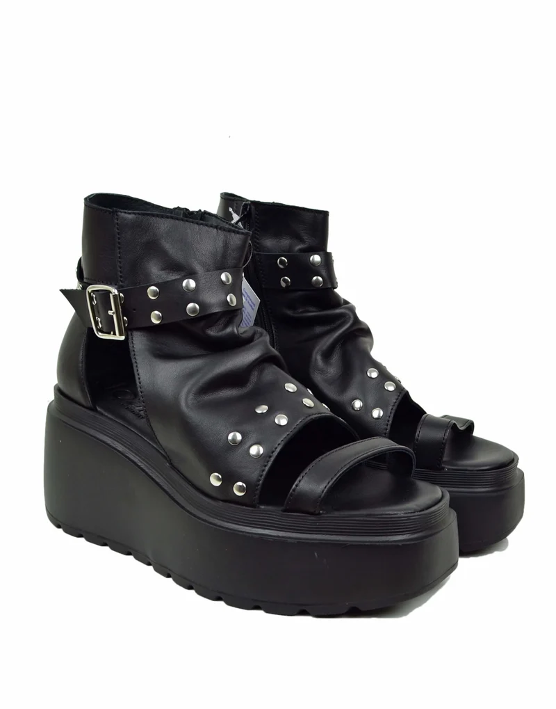 Sandali a Stivaletto Borchiati Platform 8 cm Vera Pelle Pianta Larga Neri