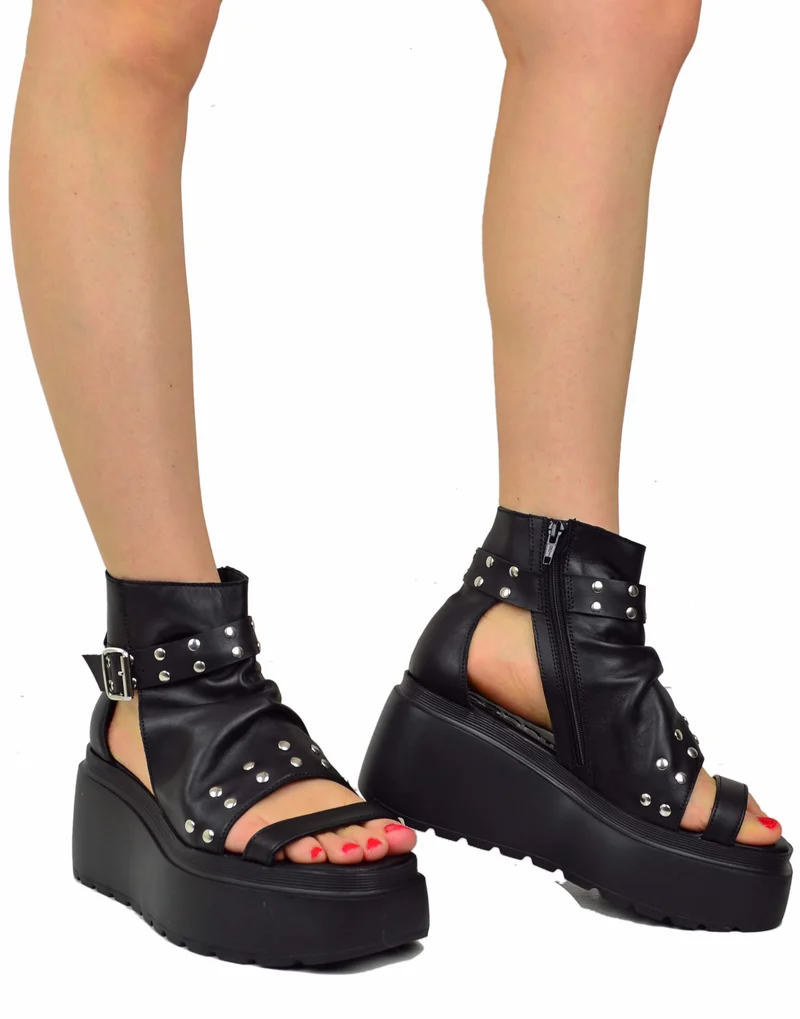 Sandali a Stivaletto Borchiati Platform 8 cm Vera Pelle Pianta Larga Neri