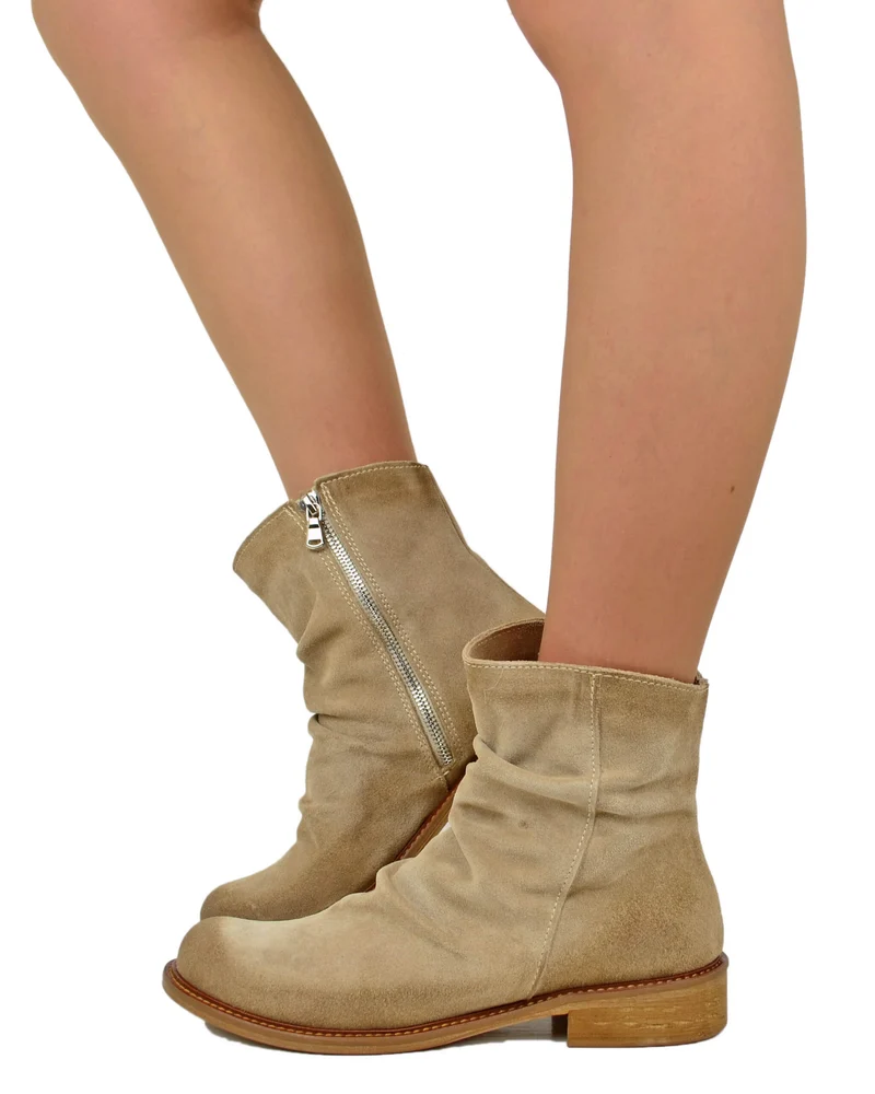 Stivaletti Donna Slouchy Plissettati Bassi Alla Caviglia Pelle Scamosciata Beige Vero Cuoio