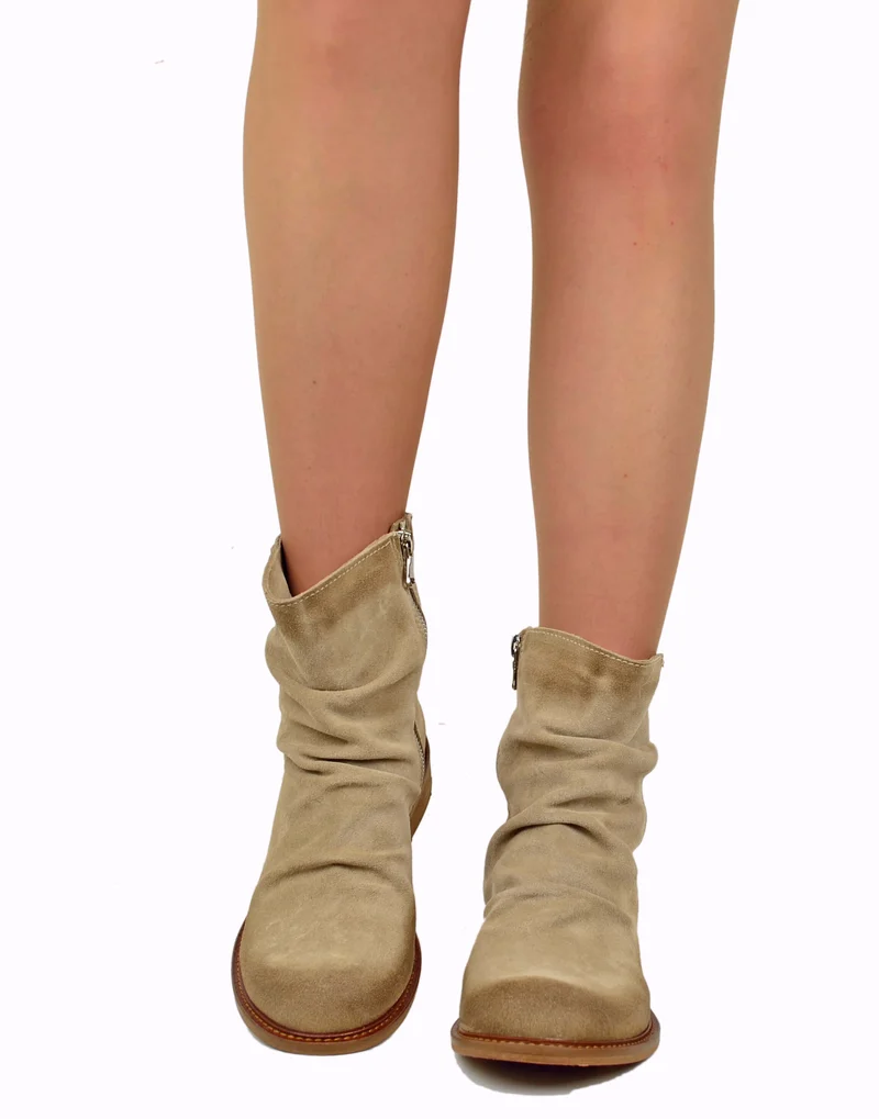 Stivaletti Donna Slouchy Plissettati Bassi Alla Caviglia Pelle Scamosciata Beige Vero Cuoio