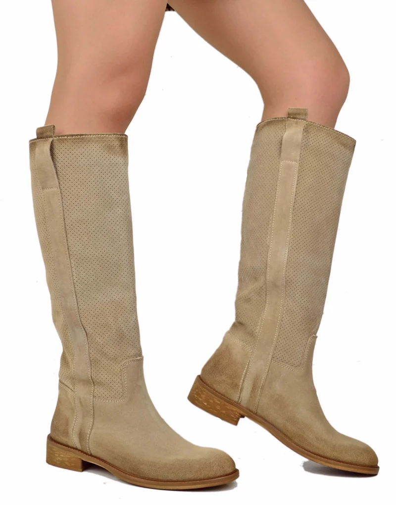 Stivali Alti effetto Traforato in Pelle Scamosciata Beige fondo VERO CUOIO