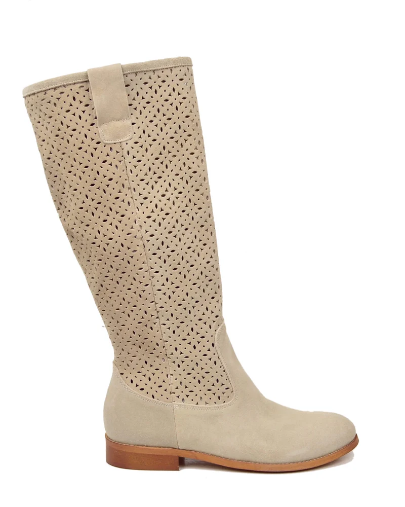 Stivali Alti Traforati a Fiore Sfoderati Estivi in Vera Pelle Scamosciata Beige