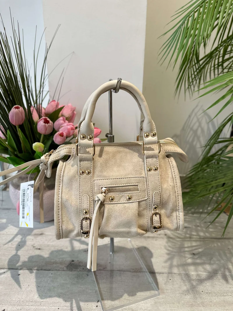 Borsa Scamosciata con Borchie Dorate Similpelle Beige Simonetta