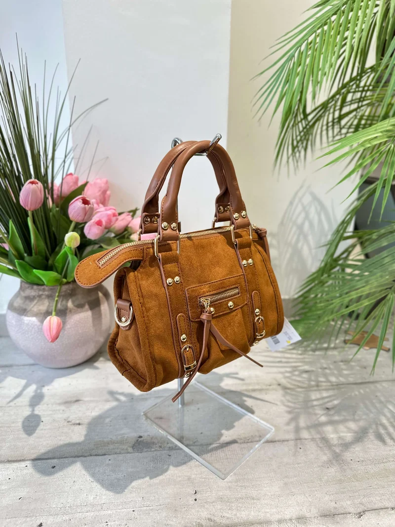 Borsa Scamosciata con Borchie Dorate Similpelle Cuoio Simonetta