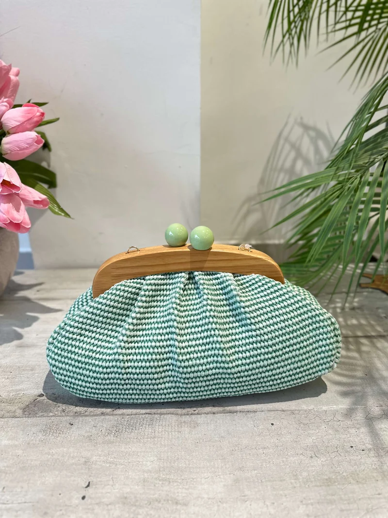 Borsa Rafia Caramella Chiusura Legno a Mano con Tracolla a Catena Verde Damsi