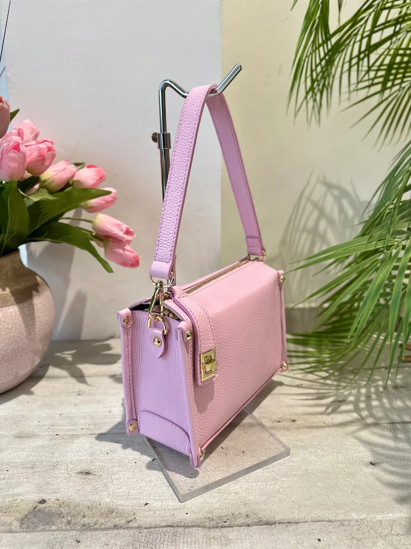 Borsetta Vera Pelle Quadrata Rosa Dettagli Dorati Lulu a Spalla o Tracolla