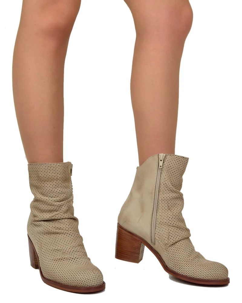 Stivaletti Morbidi Traforati Vera Pelle Nabuk Taupe Tacco 7 cm