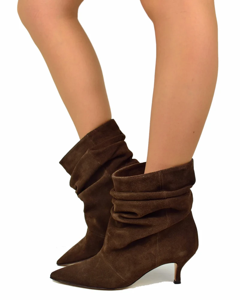 Stivaletti Slouchy Kitten Heels Tacco a Rocchetto Eleganti Pelle Scamosciata Cioccolato
