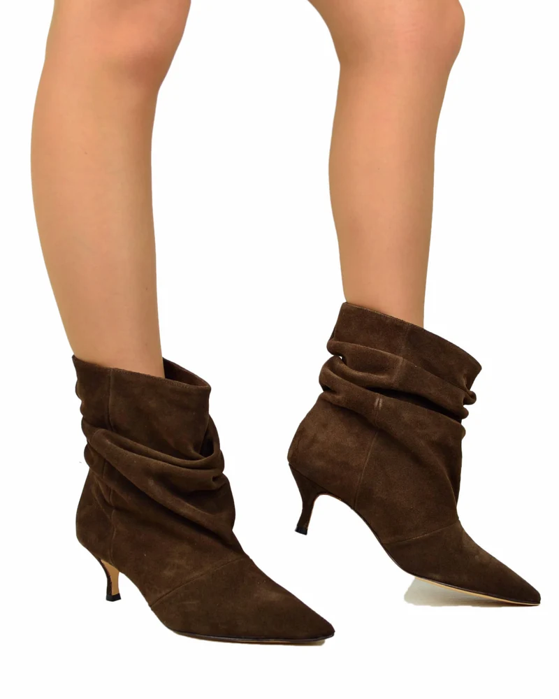 Stivaletti Slouchy Kitten Heels Tacco a Rocchetto Eleganti Pelle Scamosciata Cioccolato