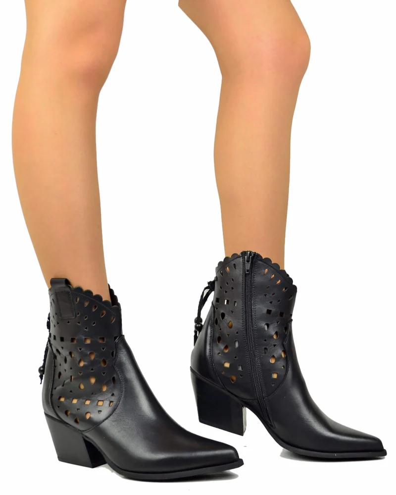 Stivaletti Texani Estivi Traforati alla Caviglia Tacco 7 cm Pelle Nera Made in Italy