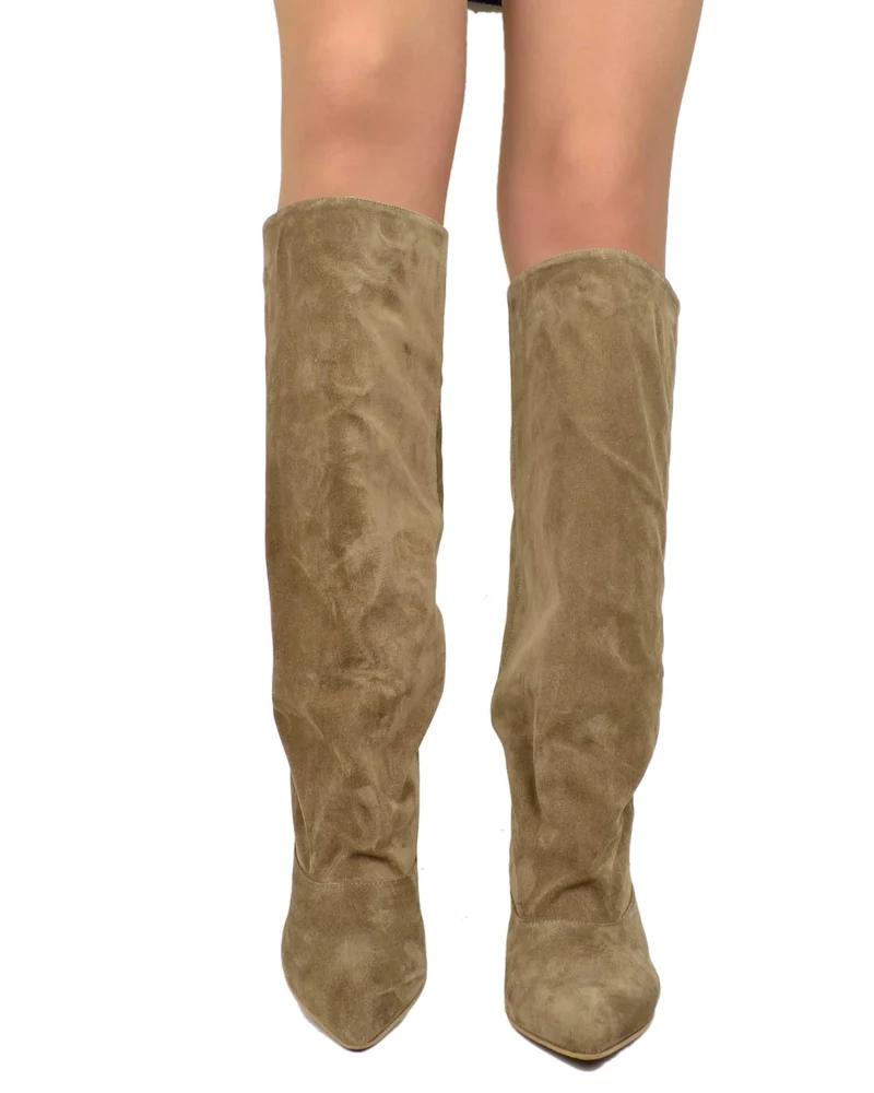 Stivali Eleganti a punta pelle Scamosciata Taupe con Tacco Kitten Made in Italy