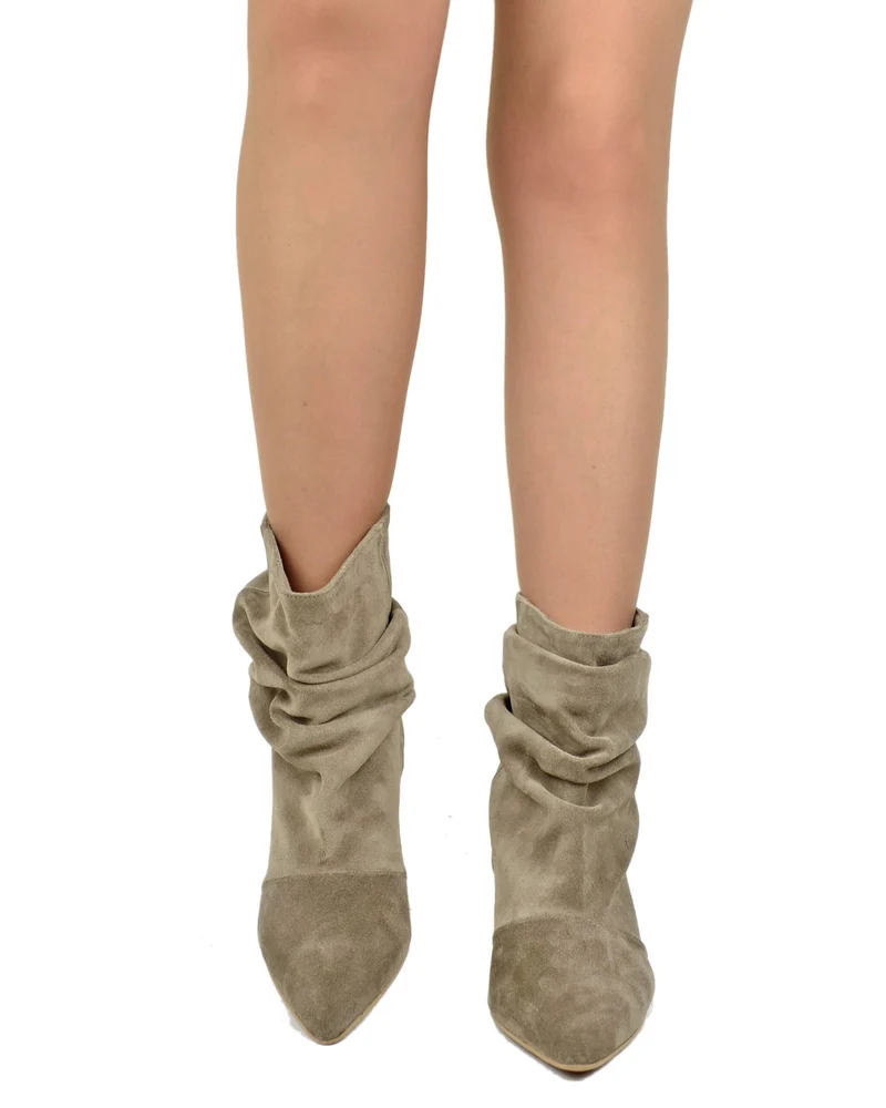 Stivaletti Slouchy Kitten Heels Tacco a Rocchetto Eleganti Pelle Scamosciata Mousse
