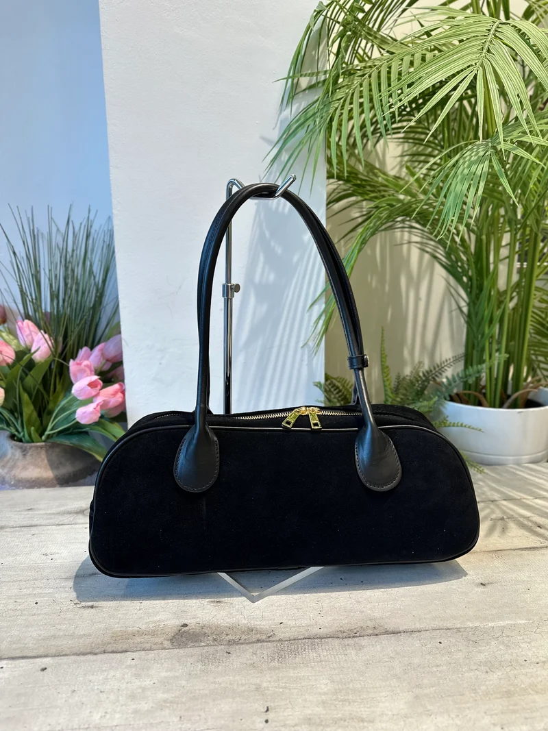 Borsa con forma a Baguette Lunga Pelle Scamosciata Nera