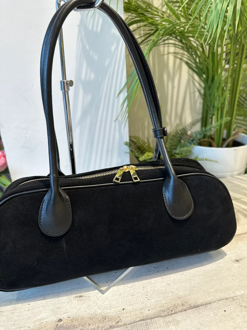 Borsa con forma a Baguette Lunga Pelle Scamosciata Nera