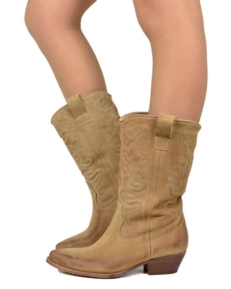 Stivali Cowboy in Pelle Scamosciata Caramello Texani Trapuntati Tacco Gambale Taglio Dritto