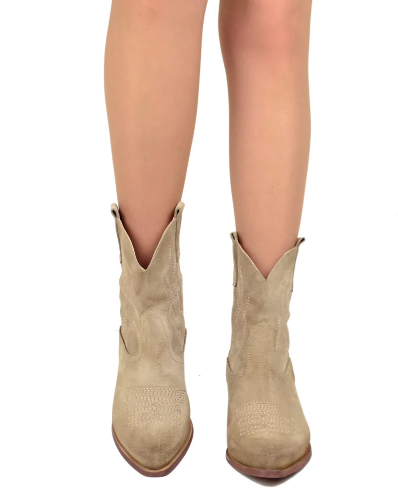Stivaletti Texani Caviglia Ampia Vera Pelle Scamosciata Ricamo Beige Mousse