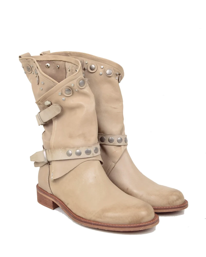 Biker Taupe in Pelle Sfumata Gambale Largo e Sfoderato Stivali Borchiati