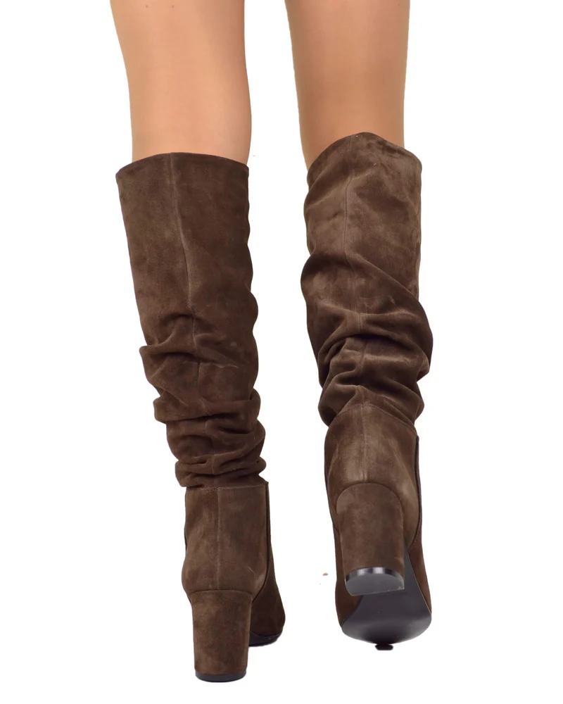 Stivali Donna Plissettati Pelle Scamosciata Marrone Tacco 7,5 cm