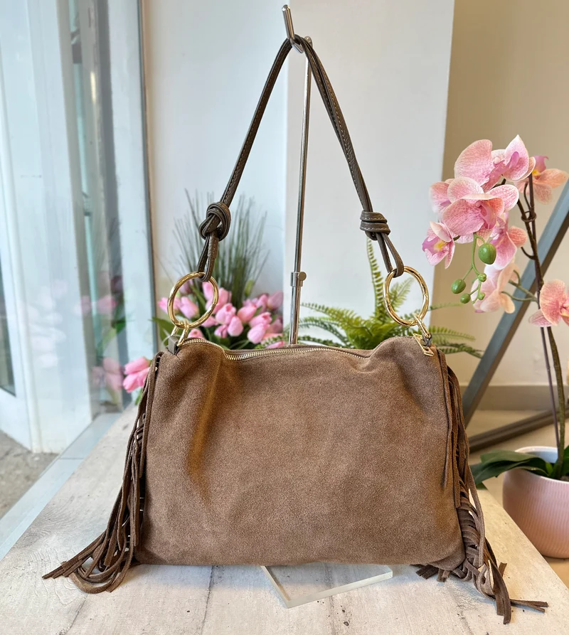 Borsa Grande con Frange e Anelli Dorati Vera Pelle Scamosciata Taupe