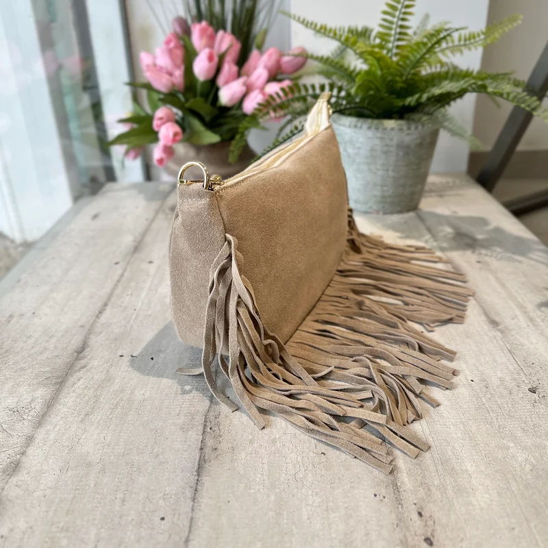 Borsetta a Spalla con Frangia a Baguette in Pelle Scamosciata 2 Tracolle Interne "DOLLY"