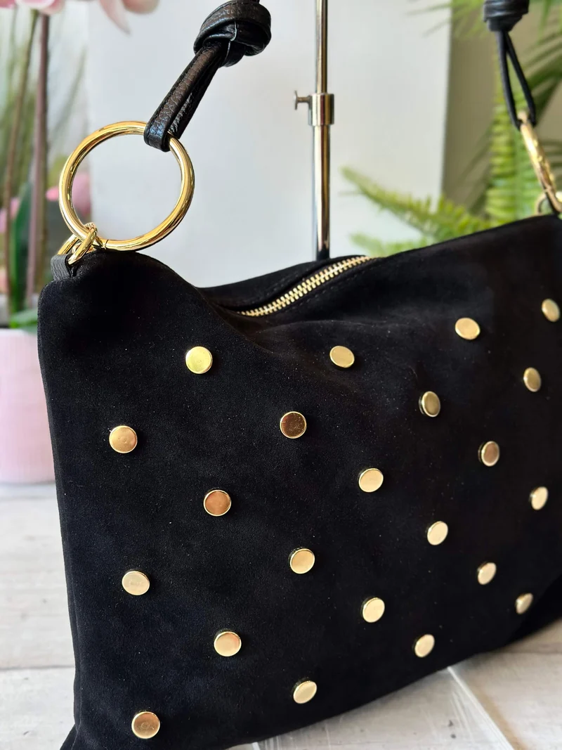 Borsa Rettangolare Nera con Borchie Dorate a Busta a Spalla GAIA