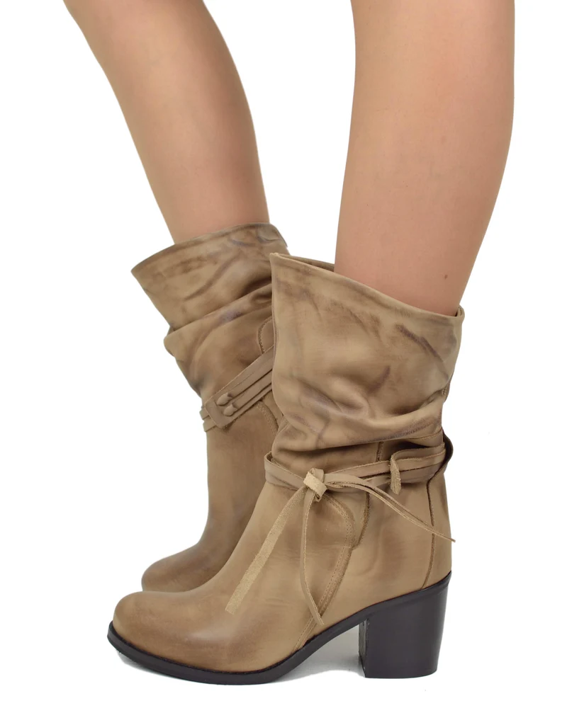 Stivaletti alla Caviglia Classici Plissettati Ingrassati con Tacco Largo 7 cm Taupe