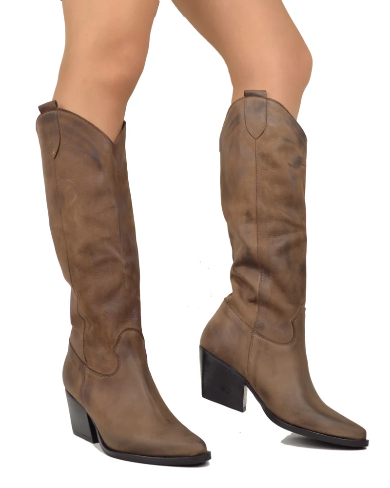 Stivali Texani Cowboy con Pelle Nabuk Sfumata Vintage e Gambale Morbido