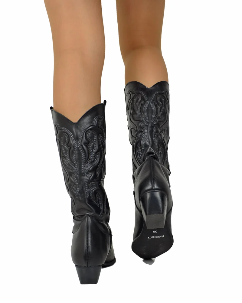 Texani Trapuntati Vera Pelle Nera Punta Lunga a Cuore Tacco 5 cm Stivali Cowboy