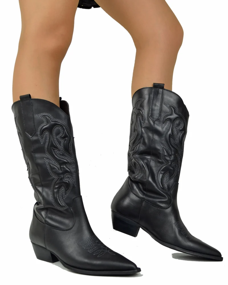 Texani Trapuntati Vera Pelle Nera Punta Lunga a Cuore Tacco 5 cm Stivali Cowboy