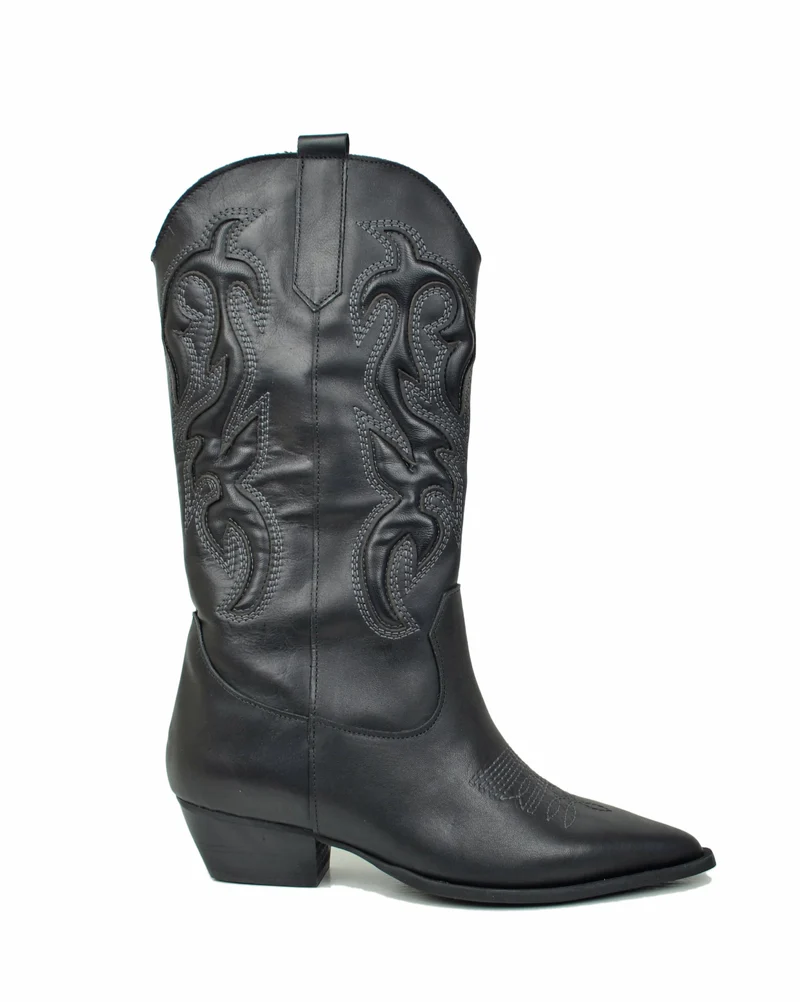 Texani Trapuntati Vera Pelle Nera Punta Lunga a Cuore Tacco 5 cm Stivali Cowboy