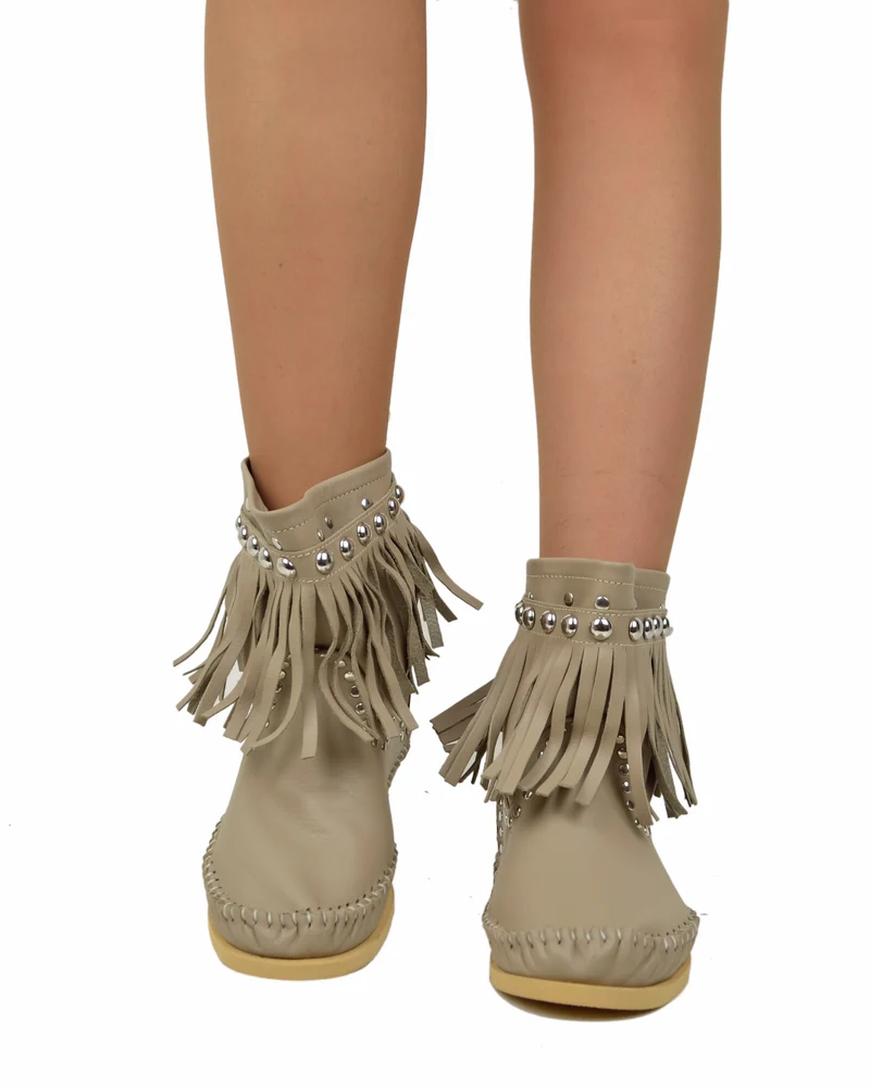 Stivali Indianini con Frange Pelle Beige con Zeppa Interna di 3 cm KikkiLine Riccione