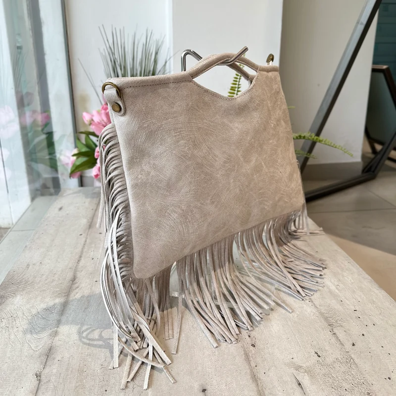 Borsa Rettangolare con Frange in Pelle Sfumata Tracolla Interno Semirigida Ghiaccio