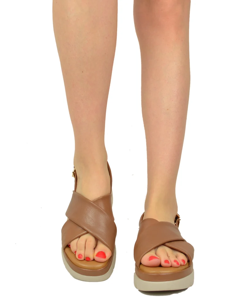 Sandali Donna Cuoio con fasce incrociate e Suola in Memory Foam
