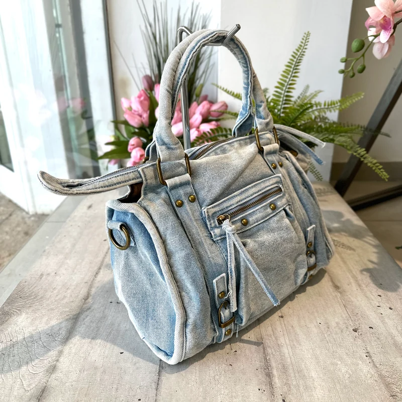 Borsa Midi Jeans a Mano e con Tracolla all'interno e Zip DENIM Light Blue LEA