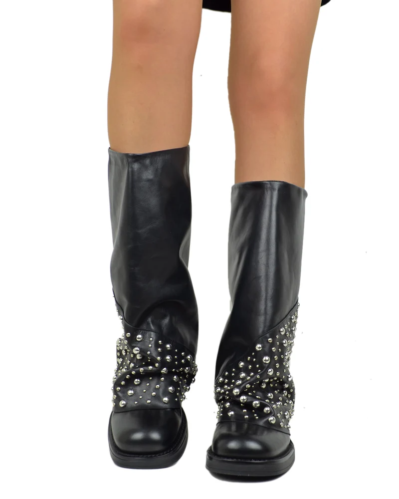Biker con Ghetta Punta Quadrata Mid-High Vera Pelle Nero Borchiate