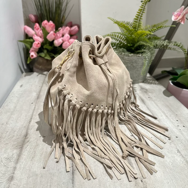 Borsa Pelle Scamosciata Sabbia a Secchiello con Frange Tracolla e Passanti Dorati EVA