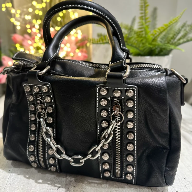 Borsa Box quadrata Punk Rock Borchiata Catene Similpelle Nera BICE