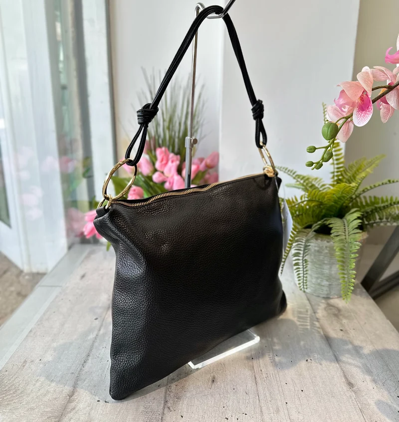 Borsa a Spalla in Vera Pelle con Anelli Shopping Bag Nera MILVA