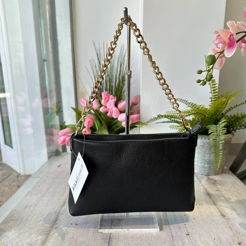 Borsa Nera in Vera Pelle Battuta con Zip a Spalla Catena e Tracolla Interna VITTORIA