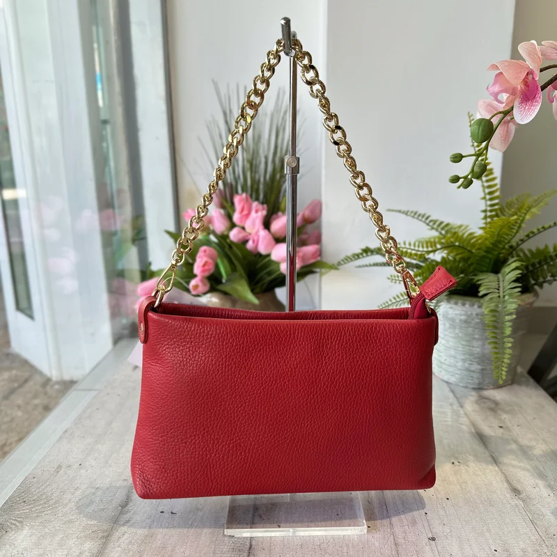 Borsa Rossa in Vera Pelle Battuta con Zip a Spalla Catena e Tracolla Interna VITTORIA