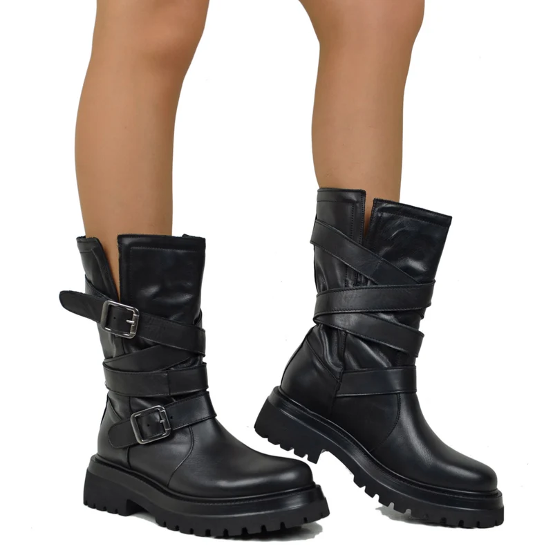 Biker Boots Donna in Pelle Liscia Neri Made in Italy con Fibbie Gambale Ampio