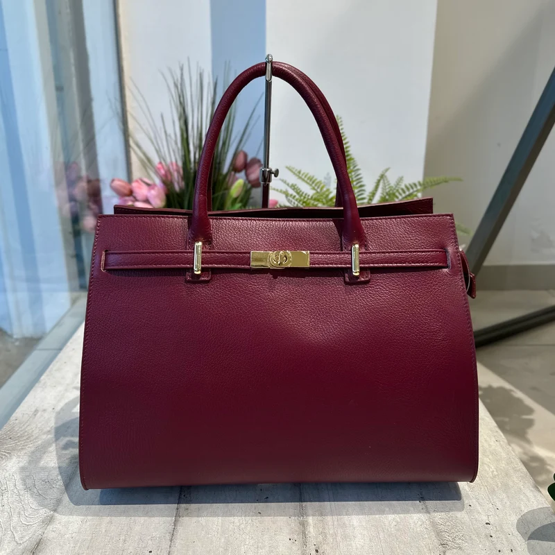 Borsa Grande Rossa Bordeaux accessorio Dorato Semirigida Capiente vera pelle GILDA