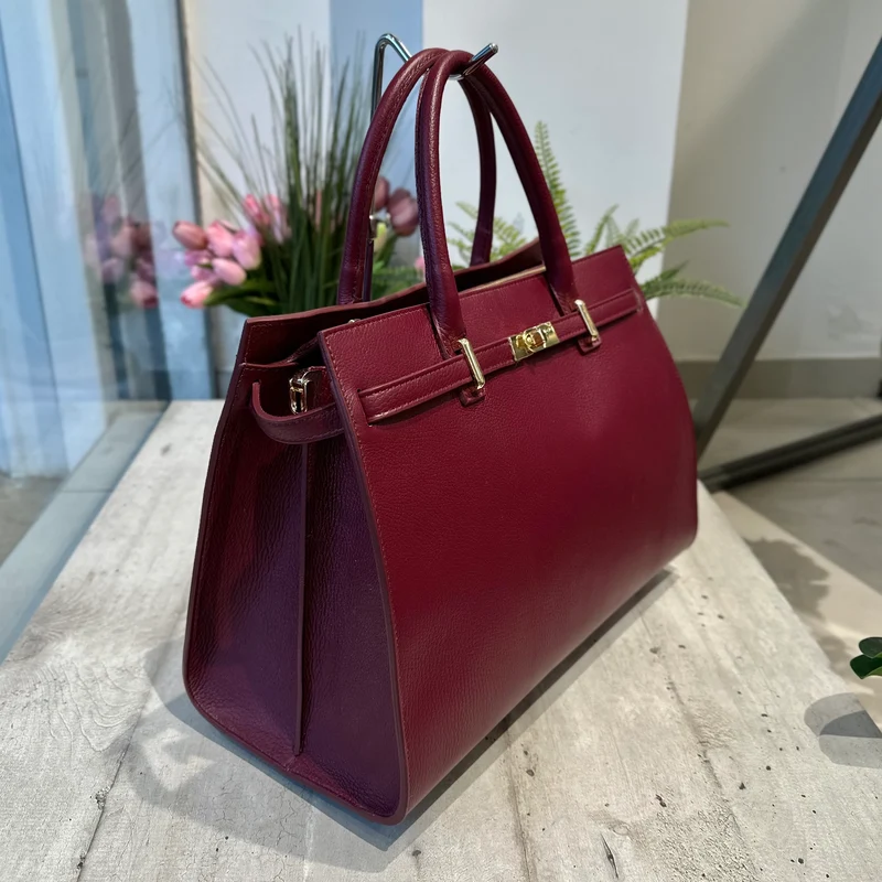 Borsa Grande Rossa Bordeaux accessorio Dorato Semirigida Capiente vera pelle GILDA