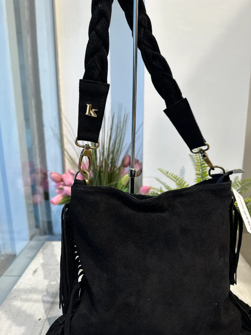 Borsa Quadrata con Frange a Spalla Manico Intrecciato Pelle Scamosciata Nero ISABEL
