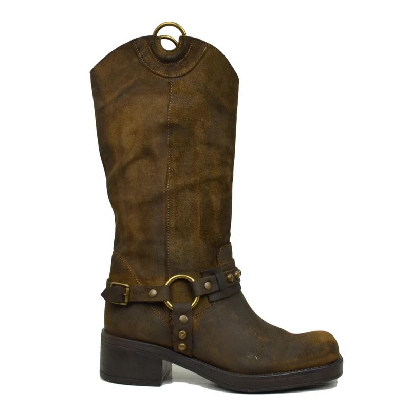 Biker con Dettagli Western Borchie Bronzo e Punta Quadrata in Pelle Ingrassata Marrone